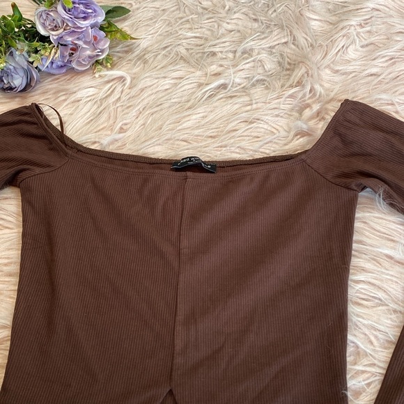 Naked Wardrobe Brown Ribbed Crop Long Sleeve Slit Top sz M - Picture 4 of 9